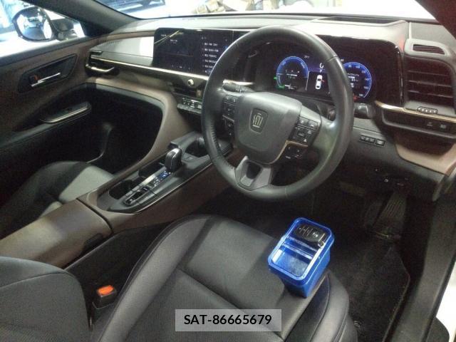 Toyota Crown Crossover 2023-09 8360781-2