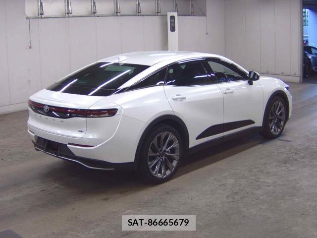 Toyota Crown Crossover 2023-09 8360781-4