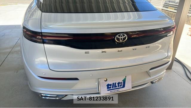 Toyota Crown Crossover 2022-10 8362300-1