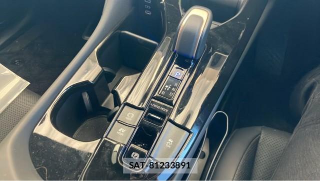 Toyota Crown Crossover 2022-10 8362300-14