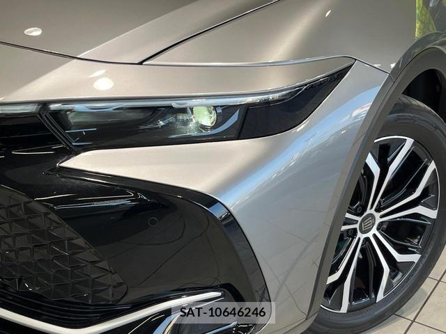 Toyota Crown Crossover 2023-09 8363084-11