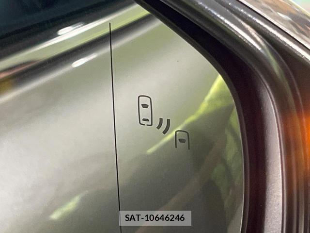Toyota Crown Crossover 2023-09 8363084-6