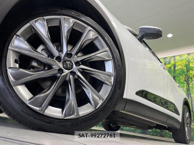 Toyota Crown Crossover 2023-06 8363480-12