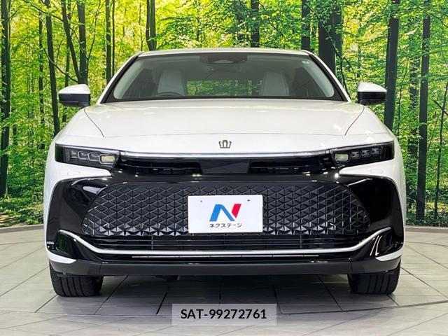 Toyota Crown Crossover 2023-06 8363480-13