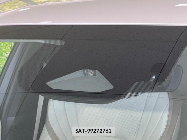 Toyota Crown Crossover 2023-06 8363480-4