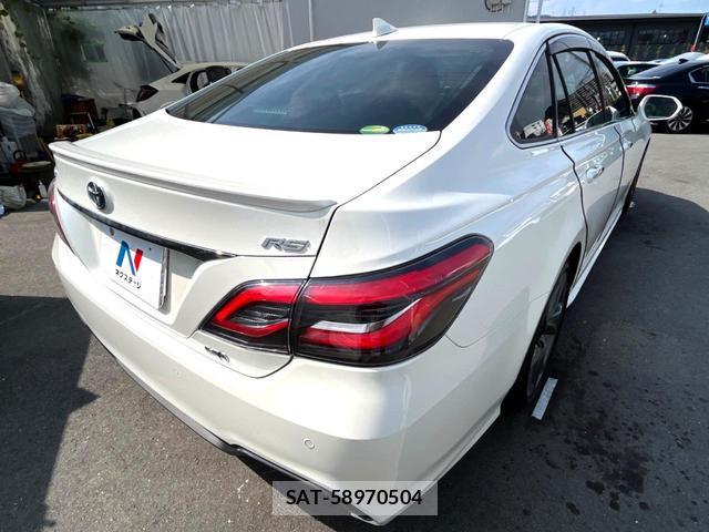 Toyota CROWN HYBRID 2020-10 8360631-18