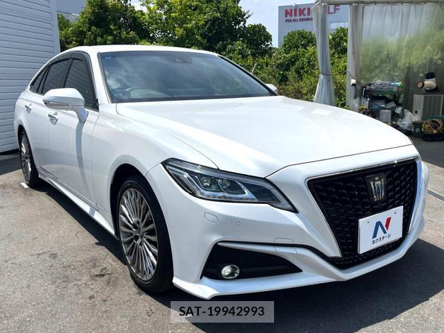 Toyota CROWN HYBRID 2021-12 8360632-16