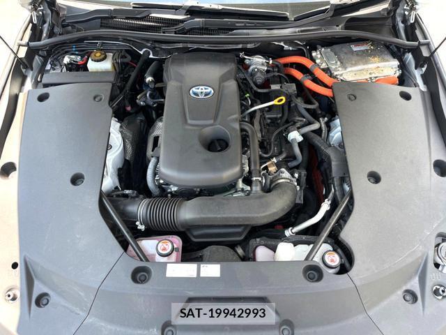 Toyota CROWN HYBRID 2021-12 8360632-18