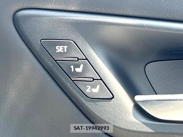 Toyota CROWN HYBRID 2021-12 8360632-7