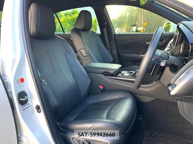 Toyota CROWN HYBRID 2020-11 8360633-11