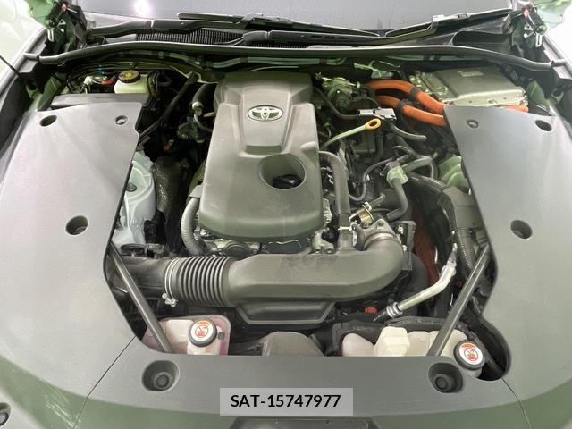 Toyota CROWN HYBRID 2021-07 8360699-17