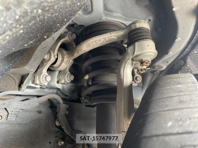 Toyota CROWN HYBRID 2021-07 8360699-19