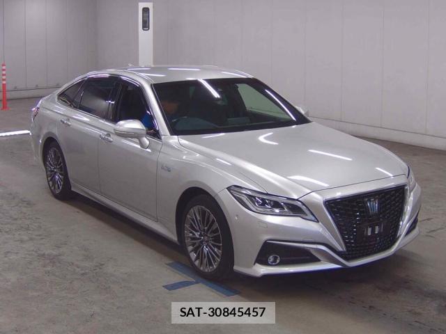 Toyota CROWN HYBRID 2019-06 8360704-0