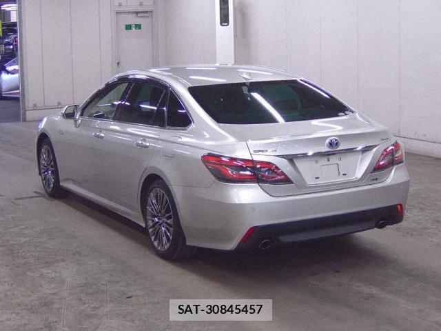 Toyota CROWN HYBRID 2019-06 8360704-1
