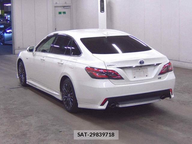 Toyota CROWN HYBRID 2020-01 8360779-1