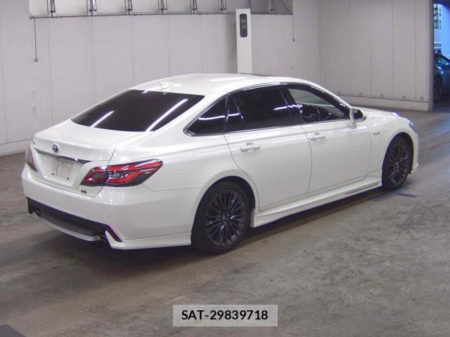 Toyota CROWN HYBRID 2020-01 8360779-3