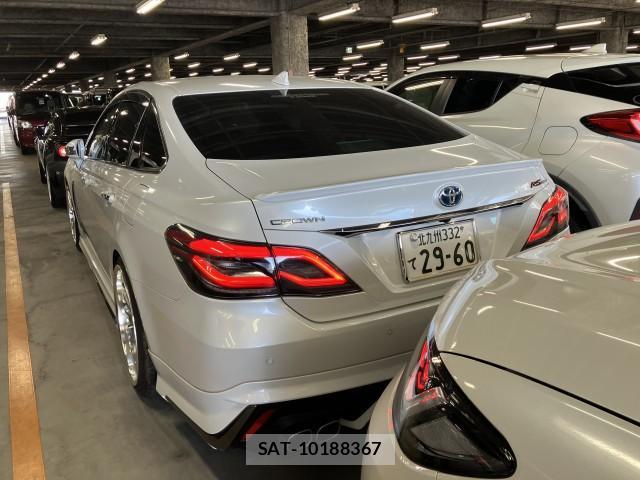 Toyota CROWN HYBRID 2020-12 8361033-3