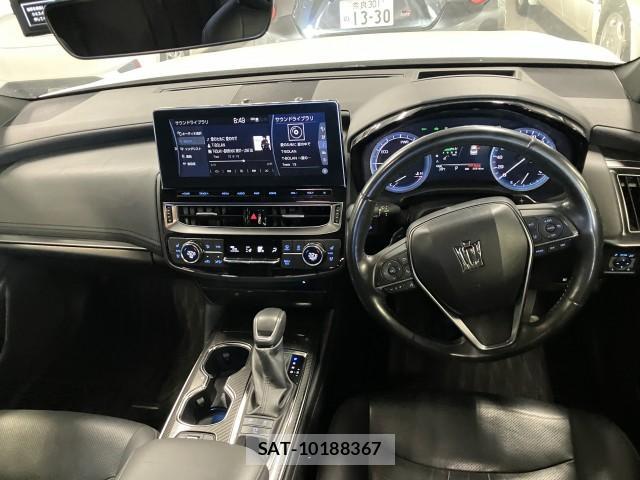 Toyota CROWN HYBRID 2020-12 8361033-4