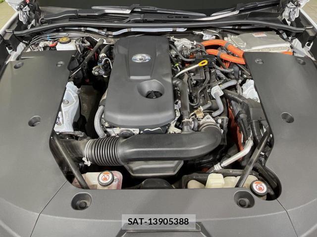 Toyota CROWN HYBRID 2021-08 8361052-17
