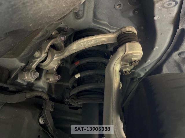 Toyota CROWN HYBRID 2021-08 8361052-19