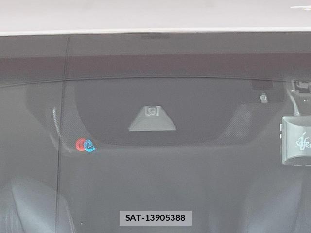 Toyota CROWN HYBRID 2021-08 8361052-4