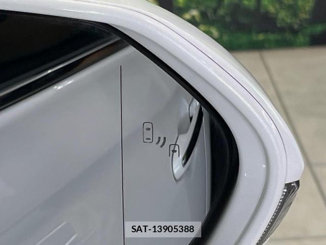 Toyota CROWN HYBRID 2021-08 8361052-6