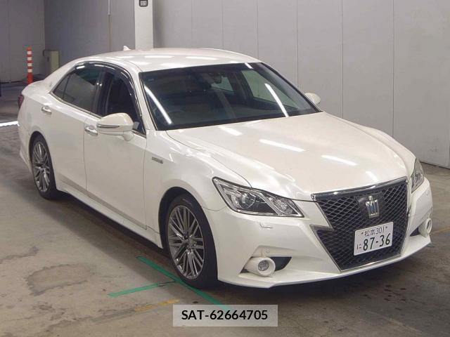 Toyota CROWN HYBRID 2014-03 8361317-0