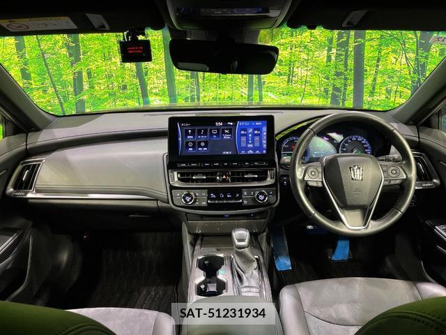 Toyota CROWN HYBRID 2020-12 8361519-1