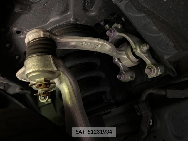 Toyota CROWN HYBRID 2020-12 8361519-18