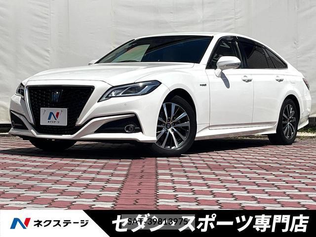 Toyota CROWN HYBRID 2018-07 8361571-0