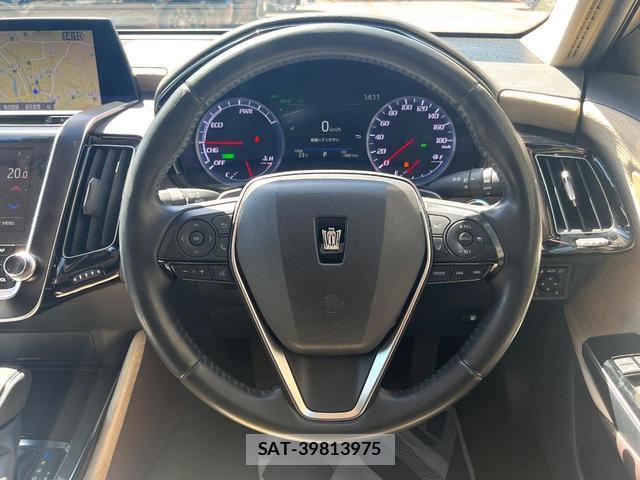 Toyota CROWN HYBRID 2018-07 8361571-10