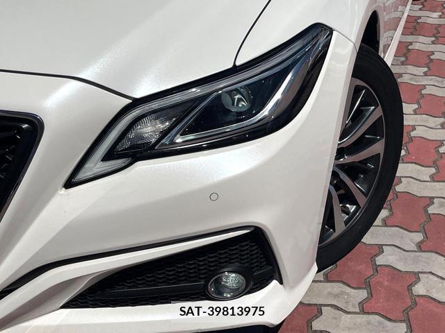 Toyota CROWN HYBRID 2018-07 8361571-11