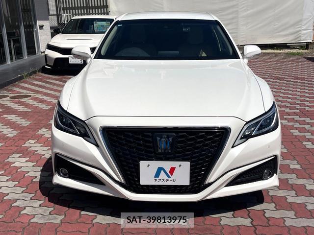 Toyota CROWN HYBRID 2018-07 8361571-13