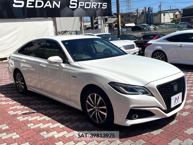 Toyota CROWN HYBRID 2018-07 8361571-15