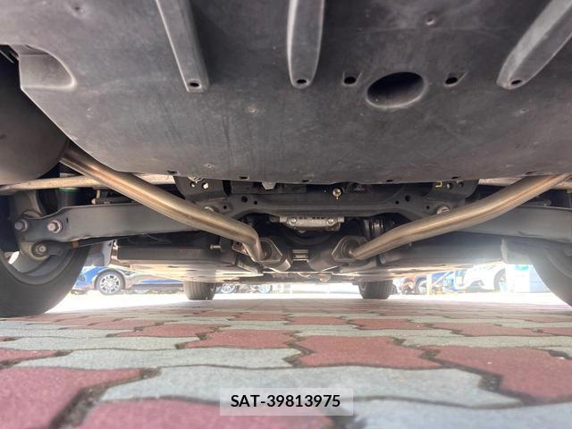 Toyota CROWN HYBRID 2018-07 8361571-18