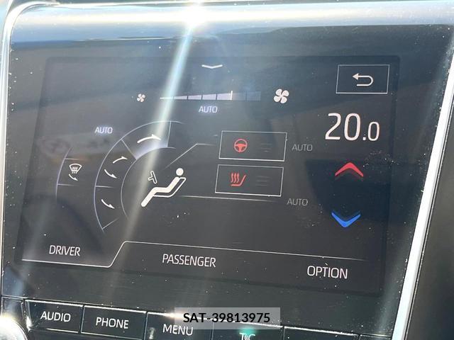 Toyota CROWN HYBRID 2018-07 8361571-4