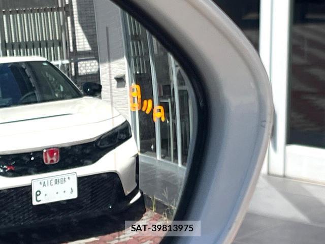 Toyota CROWN HYBRID 2018-07 8361571-5