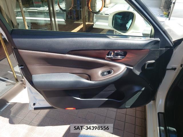 Toyota CROWN HYBRID 2014-08 8361725-16