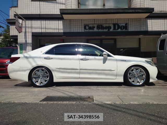 Toyota CROWN HYBRID 2014-08 8361725-3