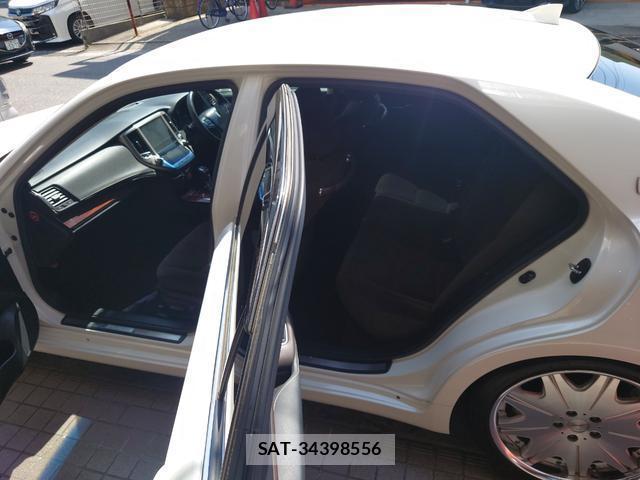 Toyota CROWN HYBRID 2014-08 8361725-4