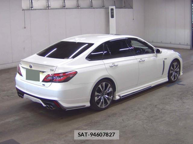Toyota CROWN HYBRID 2018-11 8362158-1