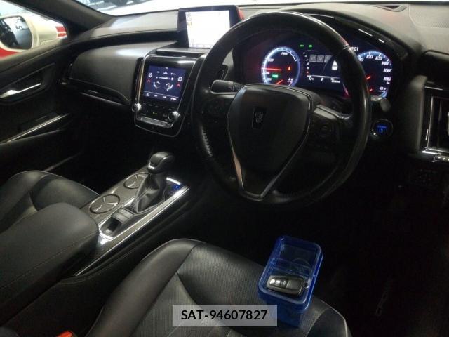 Toyota CROWN HYBRID 2018-11 8362158-2