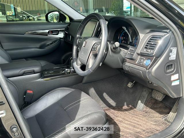 Toyota CROWN HYBRID 2014-06 8362403-12