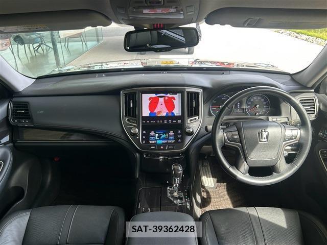 Toyota CROWN HYBRID 2014-06 8362403-13