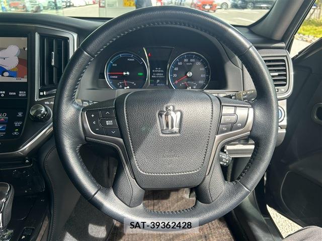 Toyota CROWN HYBRID 2014-06 8362403-16