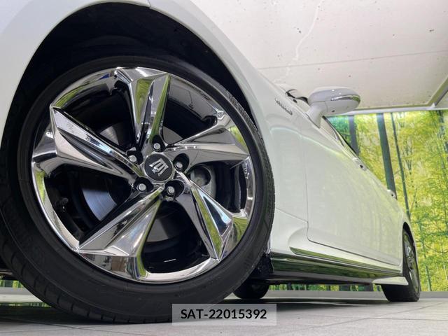 Toyota CROWN HYBRID 2019-02 8362608-12
