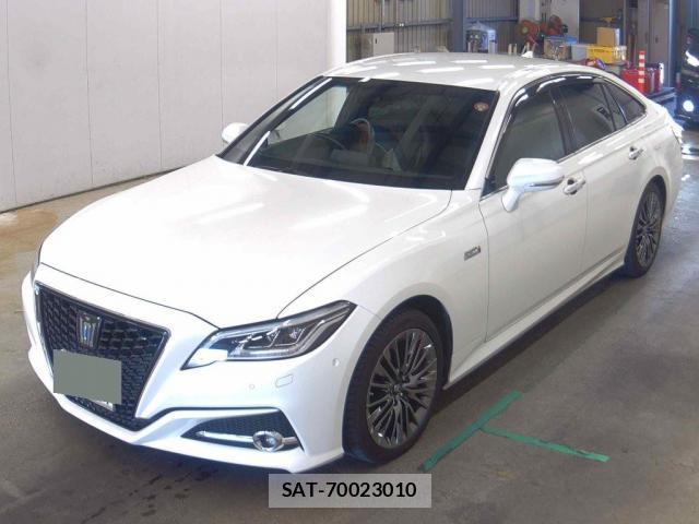 Toyota CROWN HYBRID 2018-07 8362718-0