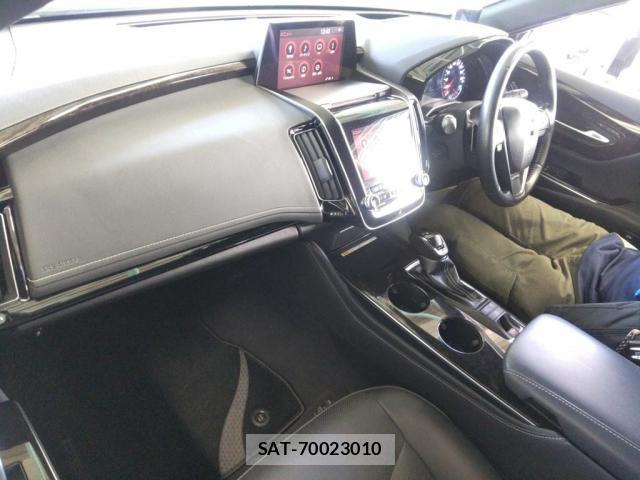 Toyota CROWN HYBRID 2018-07 8362718-2