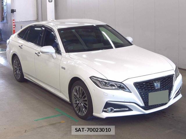 Toyota CROWN HYBRID 2018-07 8362718-3