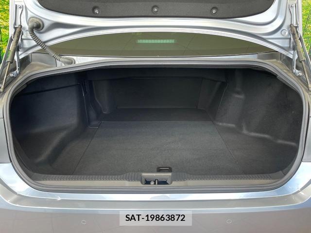 Toyota CROWN HYBRID 2020-04 8363051-10
